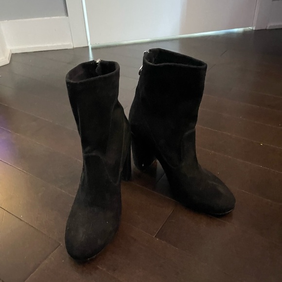 The wishbone collection black bootie heels - Picture 1 of 2